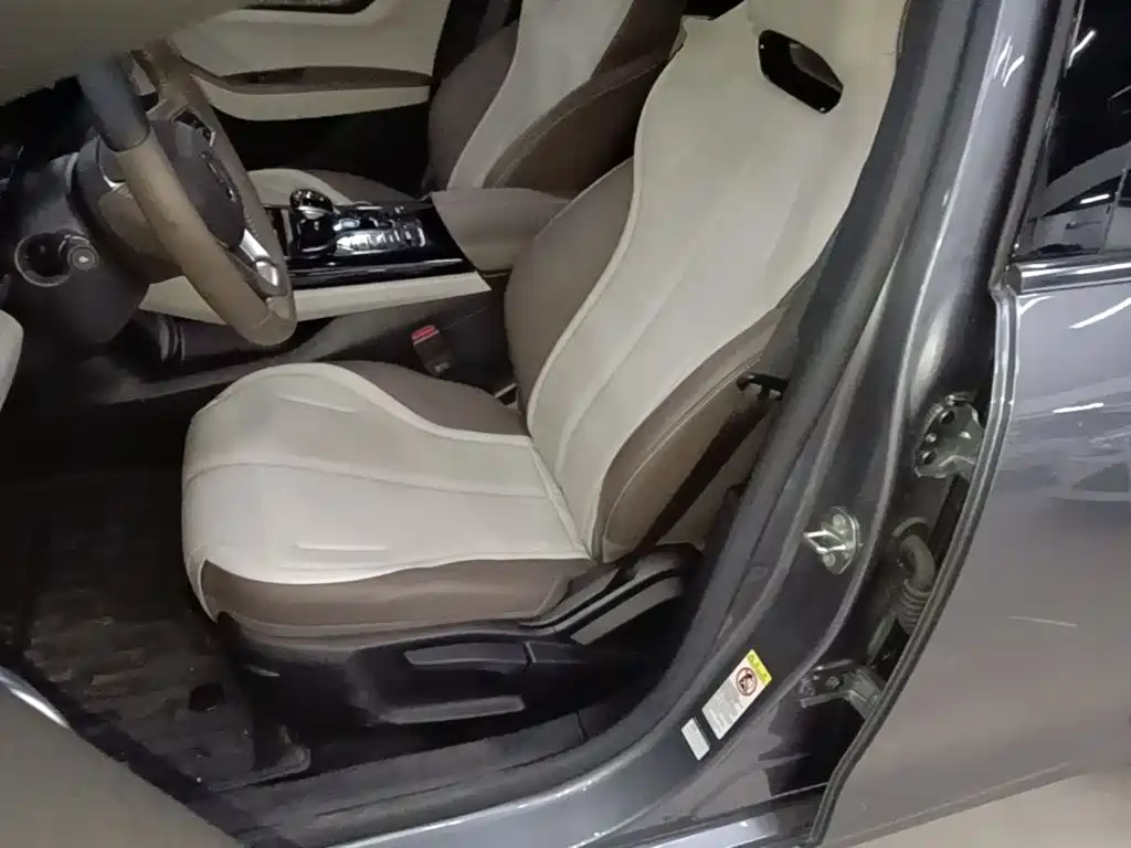 Qin PLUS 2024 Honor Edition DM-i 55KM Leading Model купить на сайте DeffCars