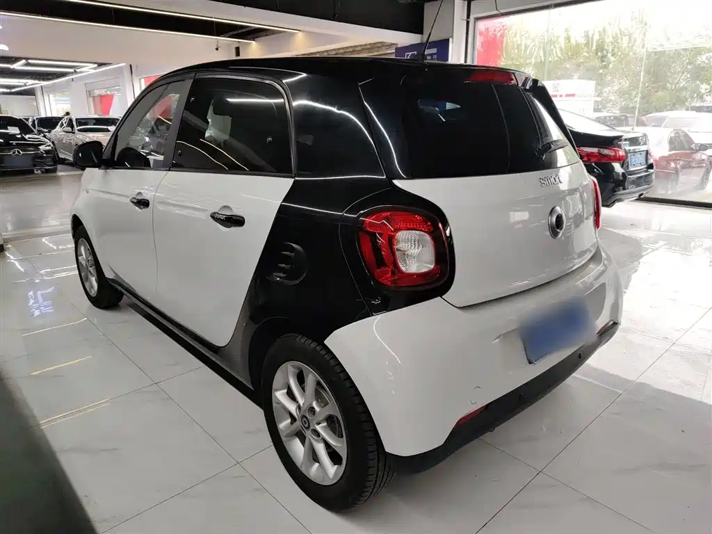 smart forfour 2018 1.0L 52kW smart version купить на сайте DeffCars
