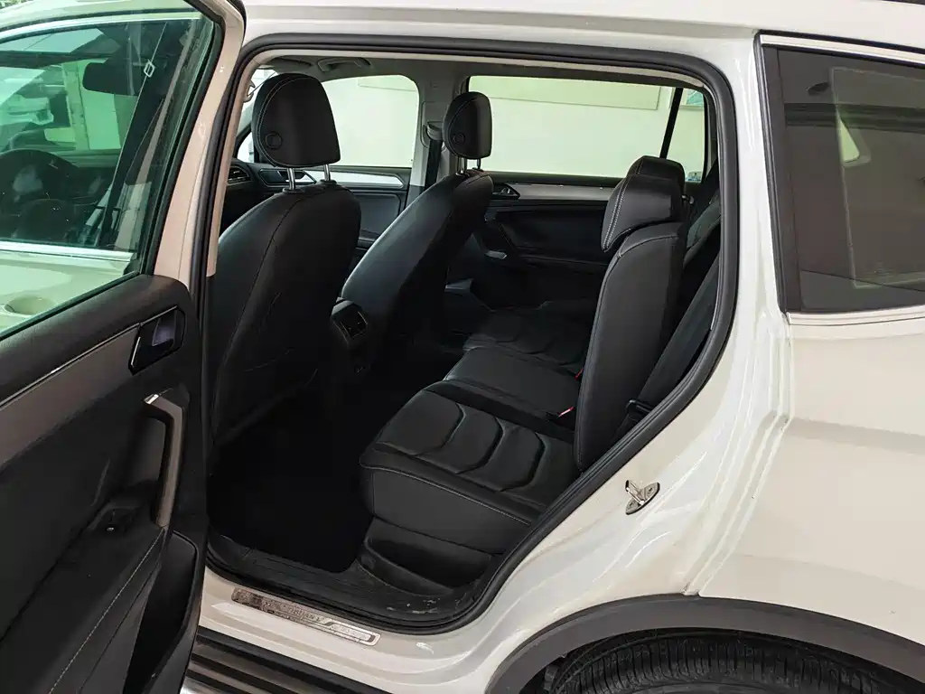 Tiguan L 2018 330TSI automatic two-wheel drive luxury version купить на сайте DeffCars
