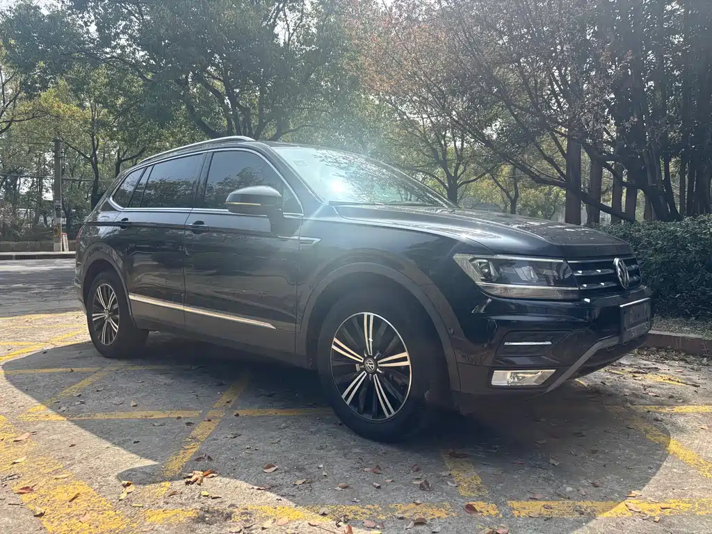 Tiguan L 2019 330TSI automatic two-wheel drive panoramic comfort version National VI купить на сайте DeffCars
