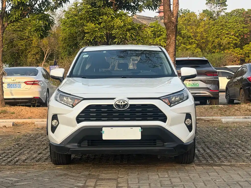 RAV4 Rongfang 2021 2.0L CVT two-wheel drive fashion version купить на сайте DeffCars