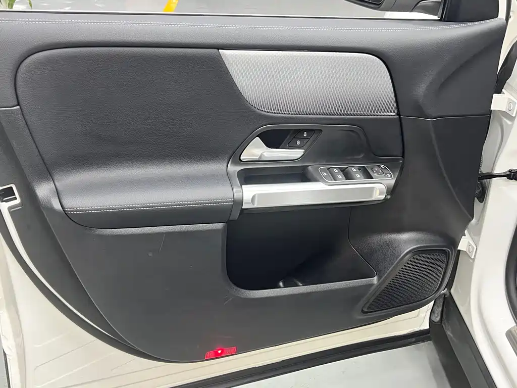 Mercedes-Benz GLB 2022 facelift version 2 GLB 200 dynamic version купить на сайте DeffCars