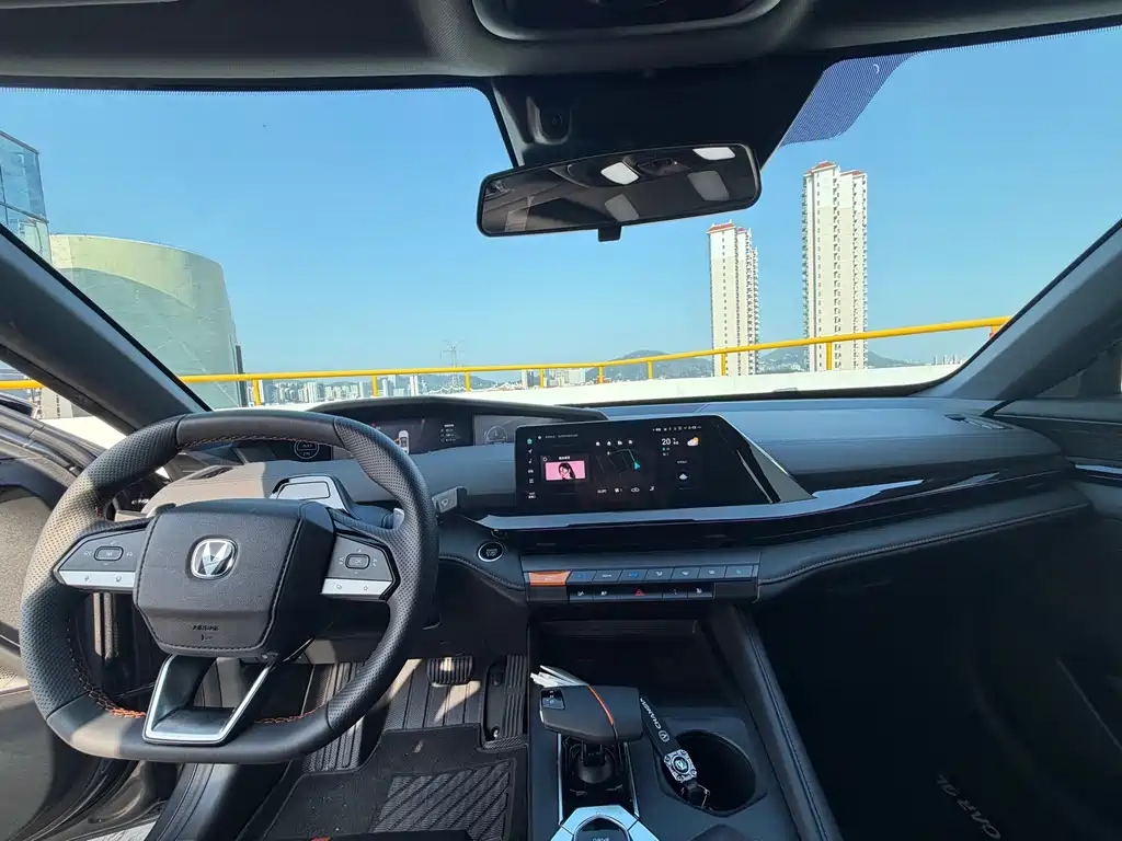 Changan UNI-V 2024 1.5T premium model купить на сайте DeffCars
