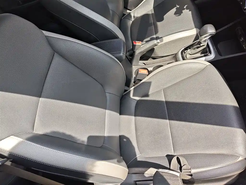 Yipao 2021 1.4L automatic fun version купить на сайте DeffCars
