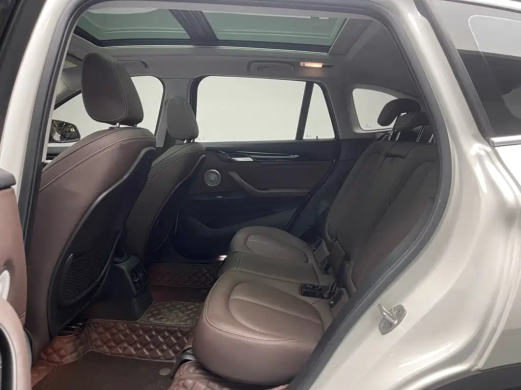 BMW X1 2021 sDrive25Li Leading Model купить на сайте DeffCars