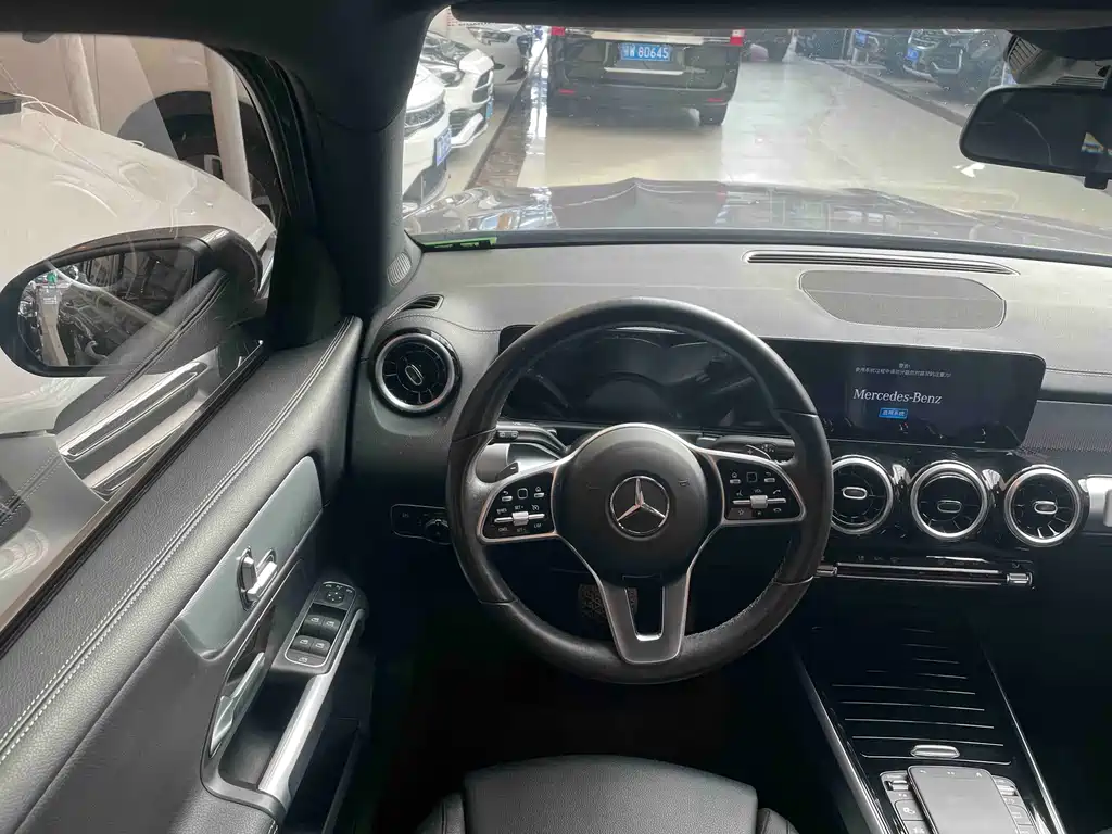 Mercedes-Benz GLB 2023 facelift GLB 200 dynamic купить на сайте DeffCars