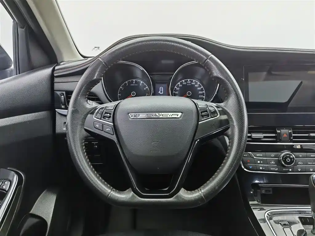 Venucia T70 2018 2.0L CVT Ruixiang Edition купить на сайте DeffCars