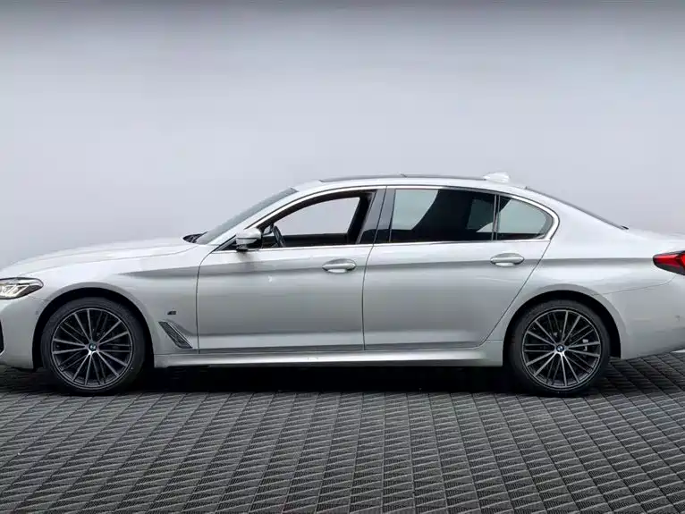 BMW 5 Series 2021 530Li Leading M Sports Package купить на сайте DeffCars