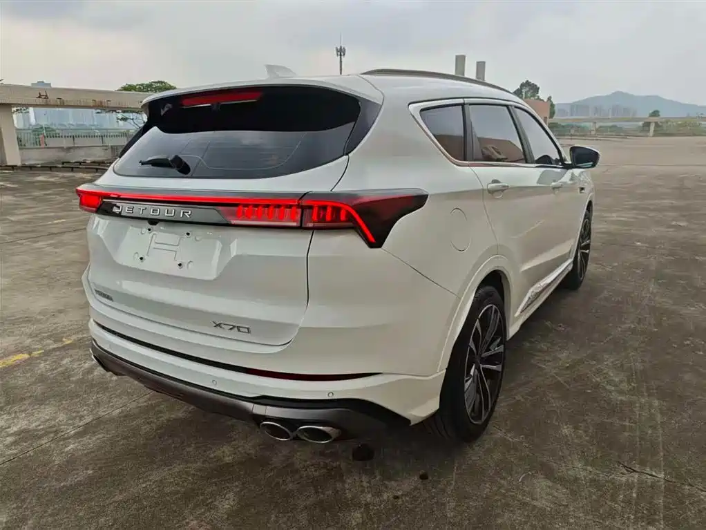Jietu X70 PLUS 2021 model 1.6T DCT 7 seats купить на сайте DeffCars