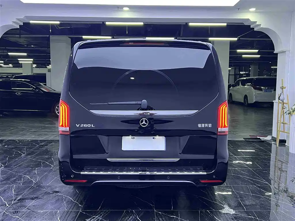 Mercedes-Benz V-Class 2021 V 260 L Long Wheelbase Luxury Edition купить на сайте DeffCars