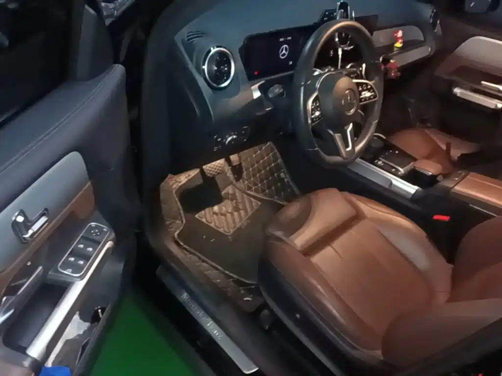 Mercedes GLB 2023 Model 200 Dynamic купить на сайте DeffCars