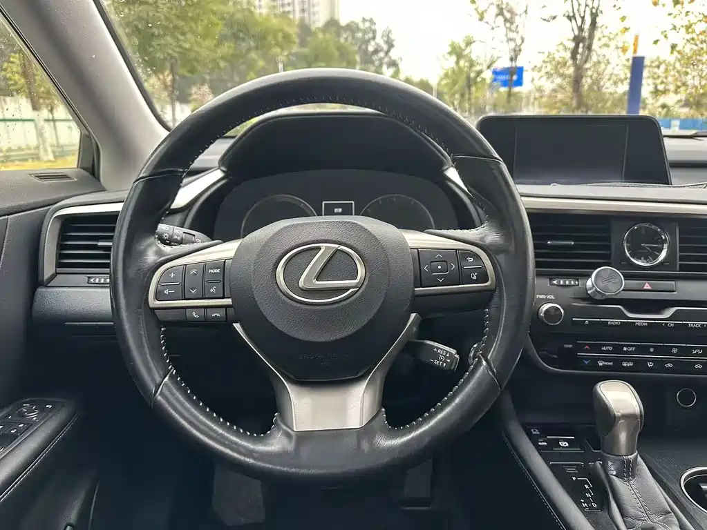 Lexus RX 2016 300 2WD Elite Edition National V купить на сайте DeffCars