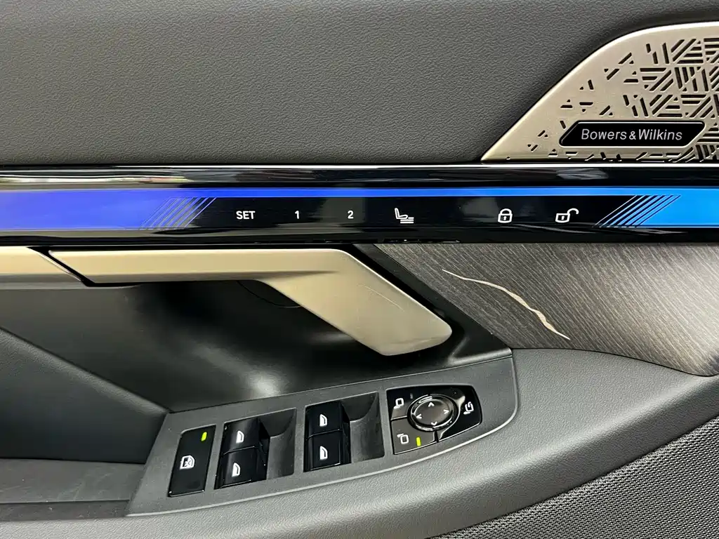 BMW 5 Series 2024 530Li Exclusive M Sports Package купить на сайте DeffCars