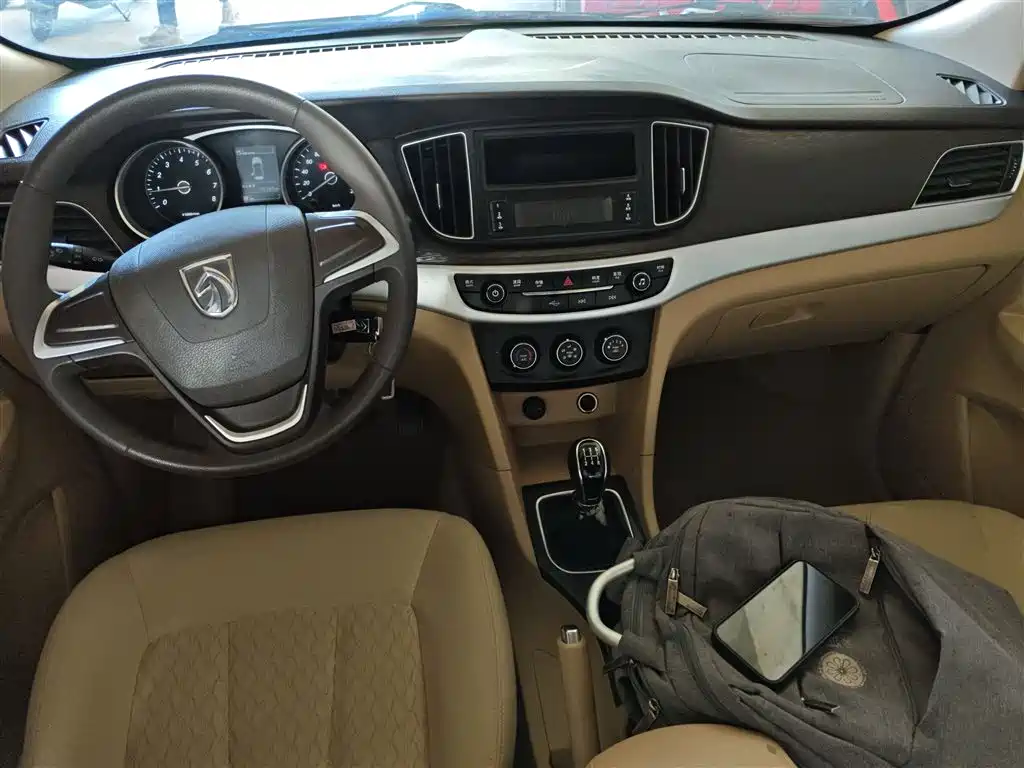 Baojun 730 2016 1.5L manual value model 7 seats National V купить на сайте DeffCars