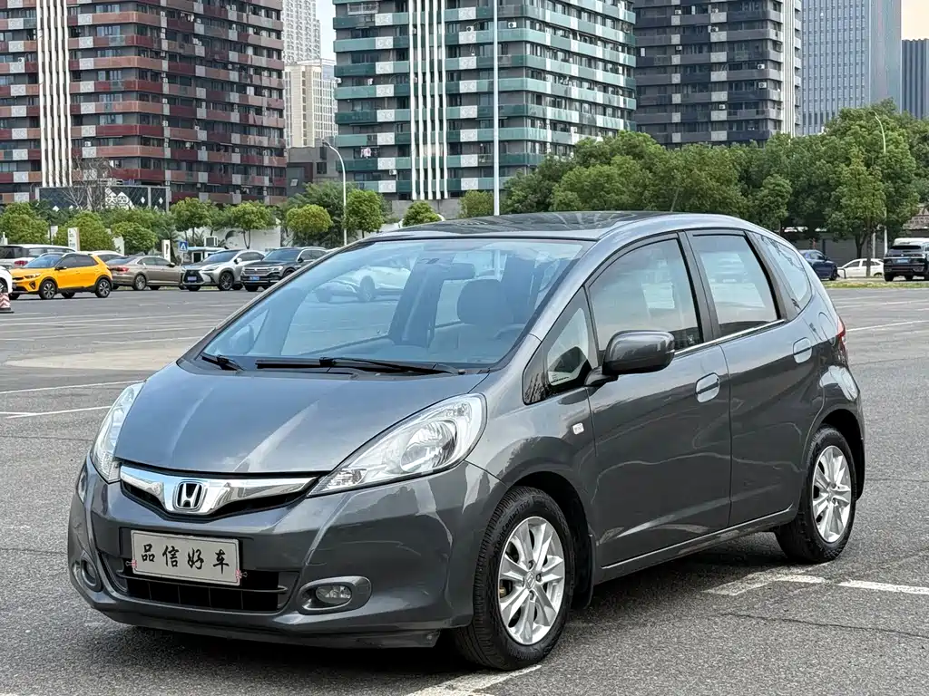Fit 2011 1.5L automatic luxury version купить на сайте DeffCars