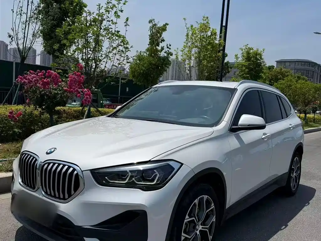 BMW X1 2022 sDrive25Li Leading Model купить на сайте DeffCars