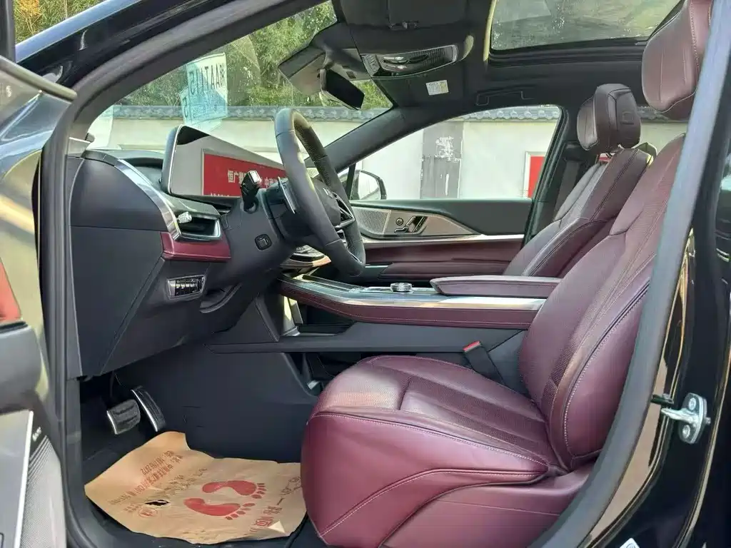 Cadillac XT5 2025 2.0T Platinum model купить на сайте DeffCars