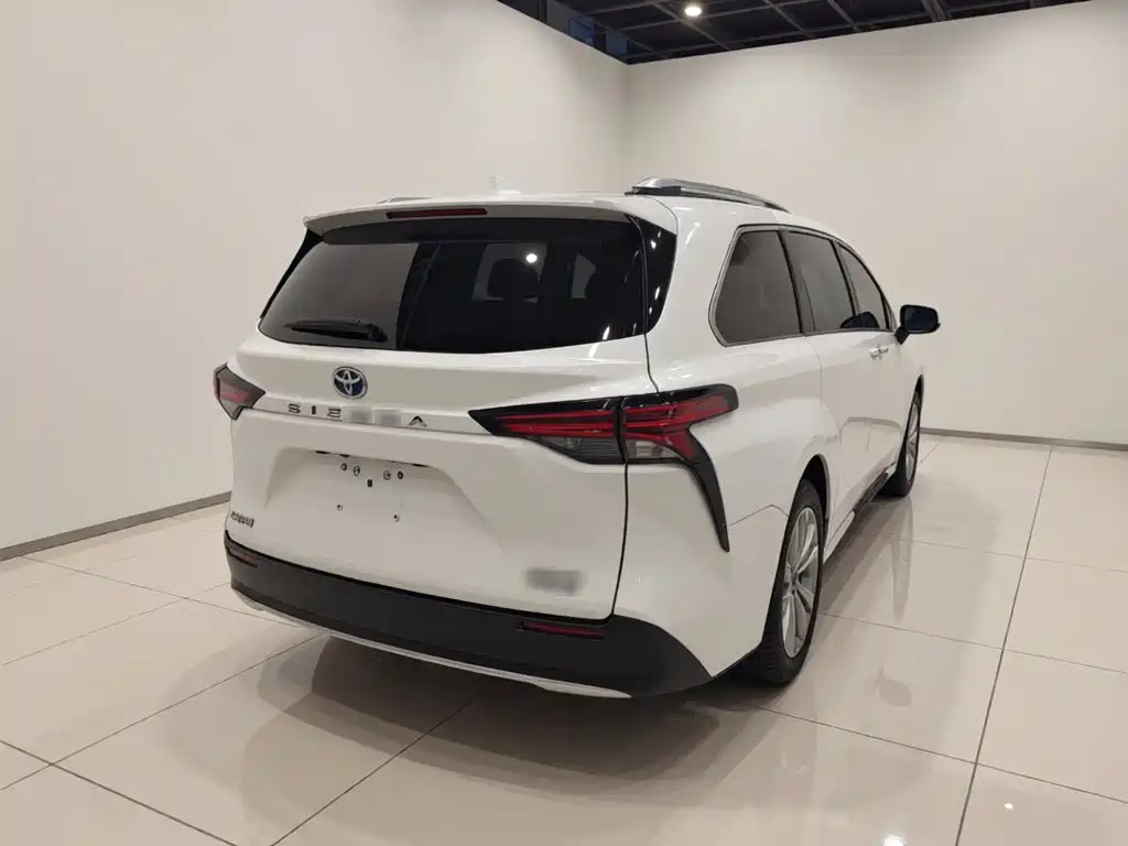 SIENNA 2023 2.5L Hybrid Premium Edition купить на сайте DeffCars