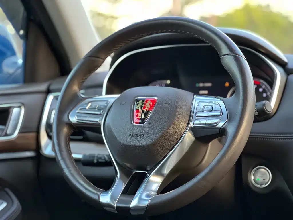 Roewe RX8 2018 30T Intelligent Network 2WD Extreme Edition купить на сайте DeffCars
