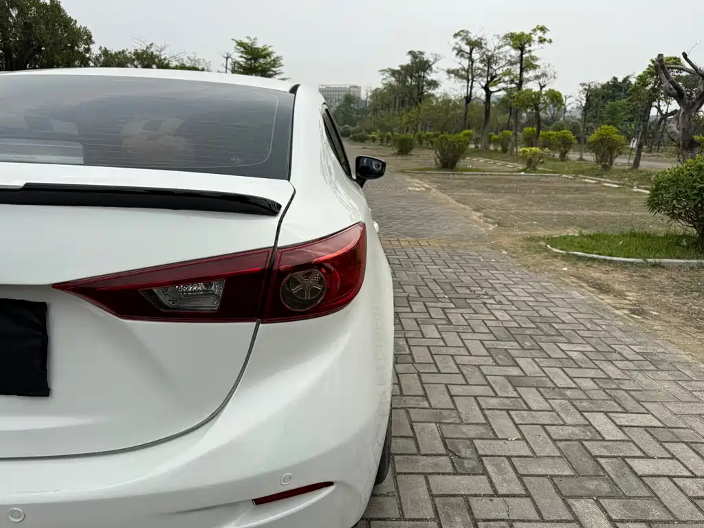 Mazda3 Angkesela 2016 Sedan 1.5L Manual Comfort Type купить на сайте DeffCars