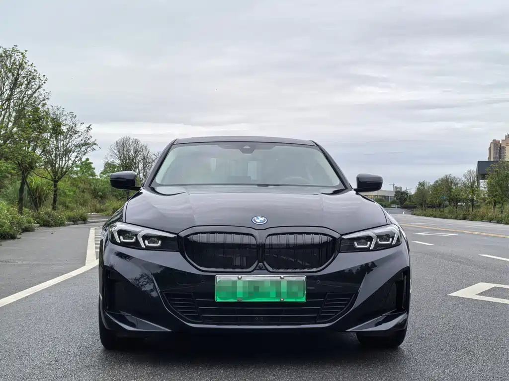 BMW i3 2022 eDrive 35 L купить на сайте DeffCars