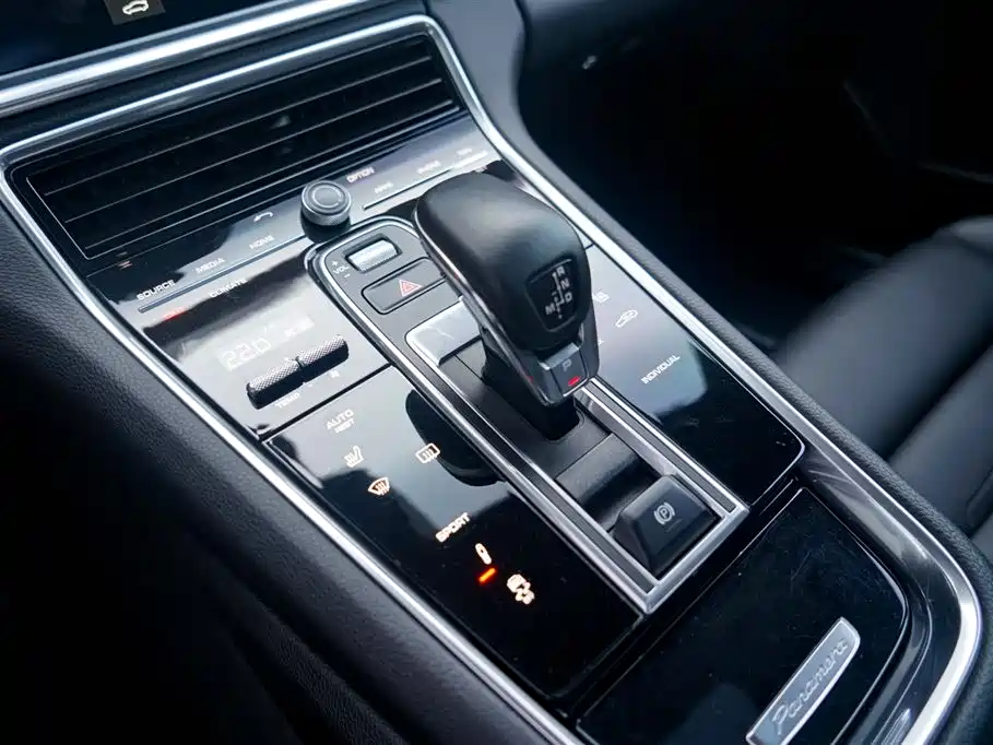 Panamera 2017 Panamera Executive Extended Edition 3.0T купить на сайте DeffCars