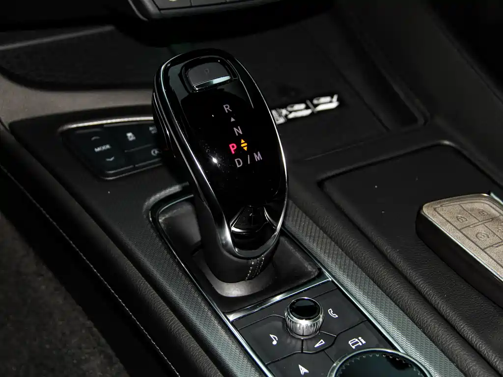 Cadillac CT5 2024 28T Luxury Pro купить на сайте DeffCars
