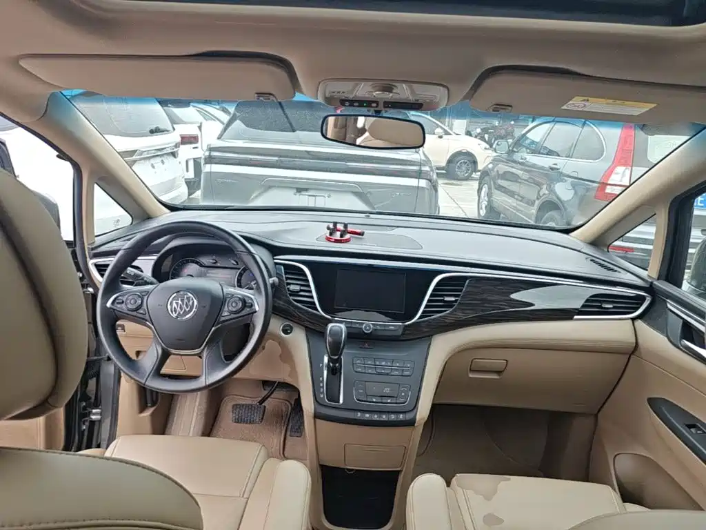 Buick GL8 2017 ES 28T Exclusive Type National V купить на сайте DeffCars