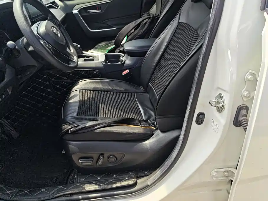 RAV4 Rongfang 2020 2.0L CVT two-wheel drive fashion version купить на сайте DeffCars