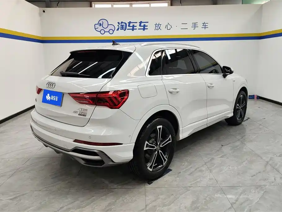 Audi Q3 2021 45 TFSI quattro fashionable and dynamic купить на сайте DeffCars