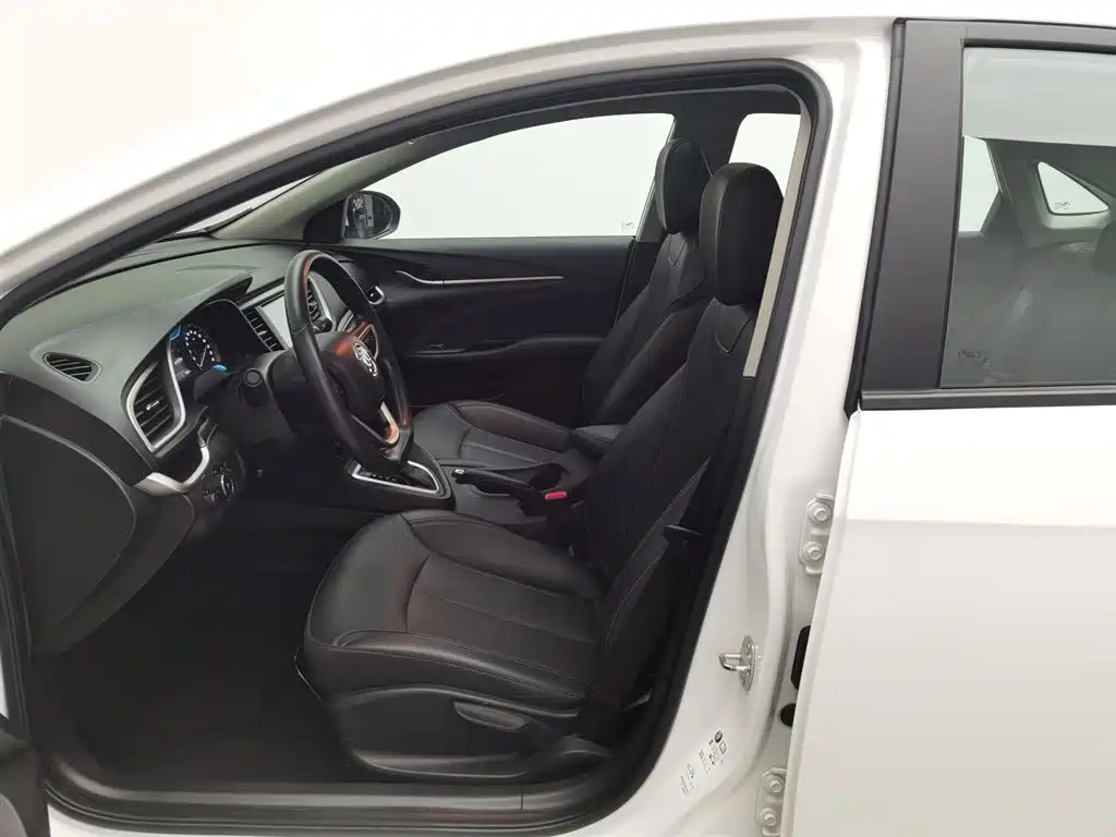 Yinglang 2021 model model 1.5L automatic elite model купить на сайте DeffCars