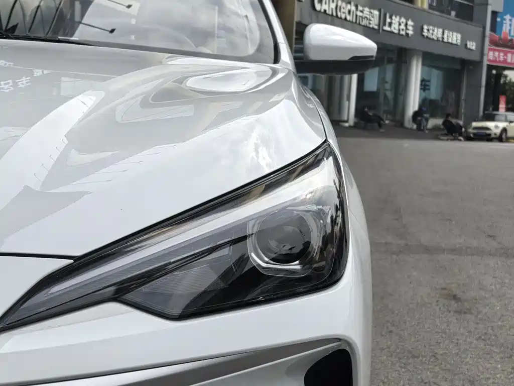 Roewe i5 2026 1.5L CVT Deluxe Edition купить на сайте DeffCars