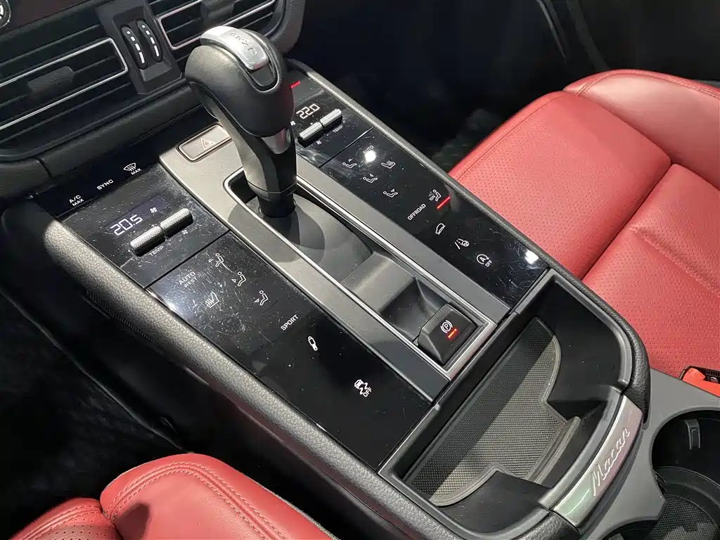 Macan 2023 Macan 2.0T купить на сайте DeffCars