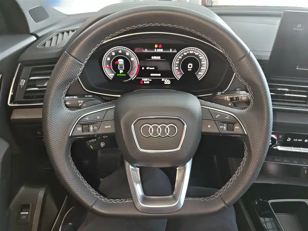 Audi Q5L 2024 45 TFSI luxury and dynamic model купить на сайте DeffCars
