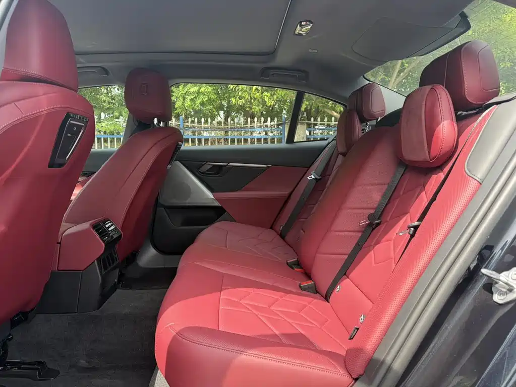 BMW i5 2025 eDrive 35L M Sports Package купить на сайте DeffCars