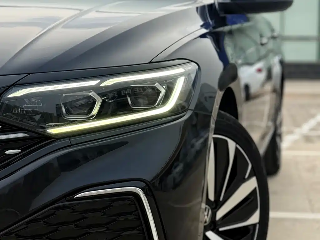 Passat 2022 330TSI Starry Sky Deluxe Edition купить на сайте DeffCars