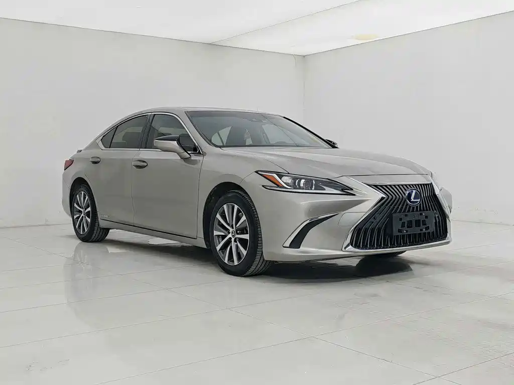 Lexus ES 2018 300h Excellence Edition National VI купить на сайте DeffCars