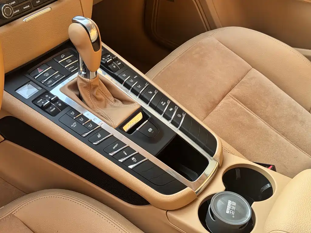 Macan 2017 Macan 2.0T купить на сайте DeffCars