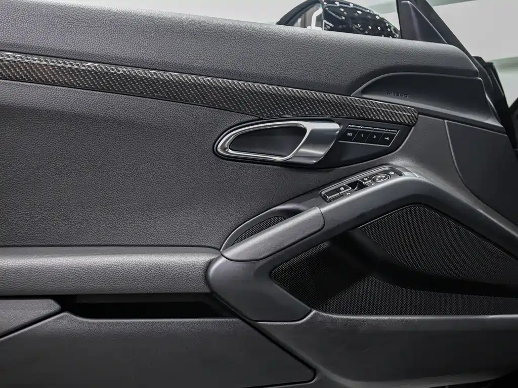 Porsche 718 2018 Cayman 2.0T купить на сайте DeffCars