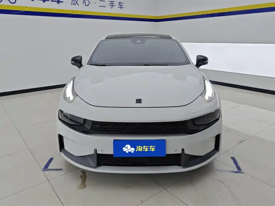 Lynk & Co 03 2022 1.5TD DCT Pro купить на сайте DeffCars