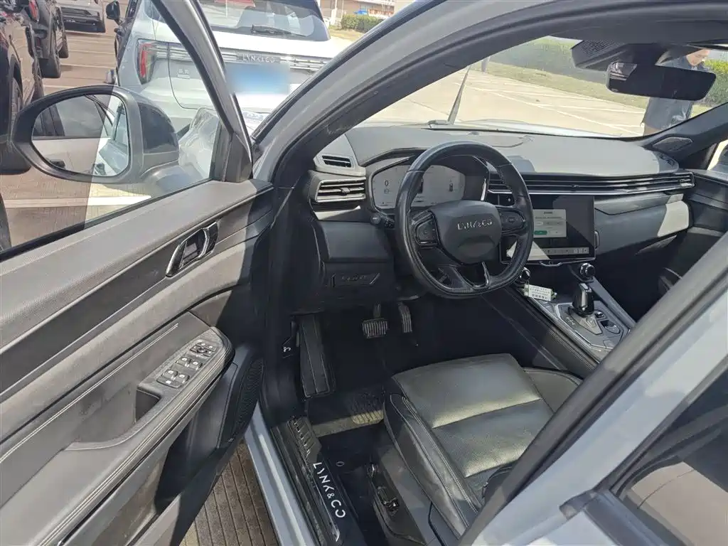 Lynk & Co 01 2023 1.5TD EM-F PM купить на сайте DeffCars