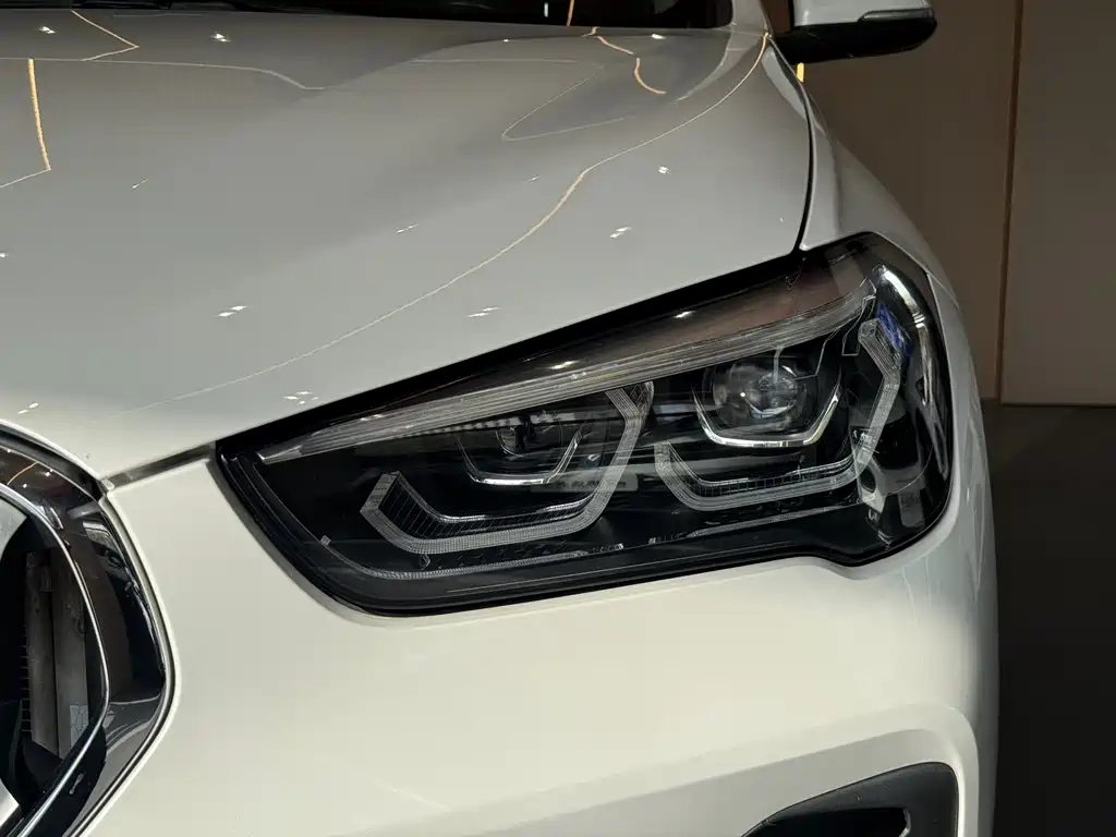 BMW X1 2020 sDrive20Li Exclusive Model купить на сайте DeffCars