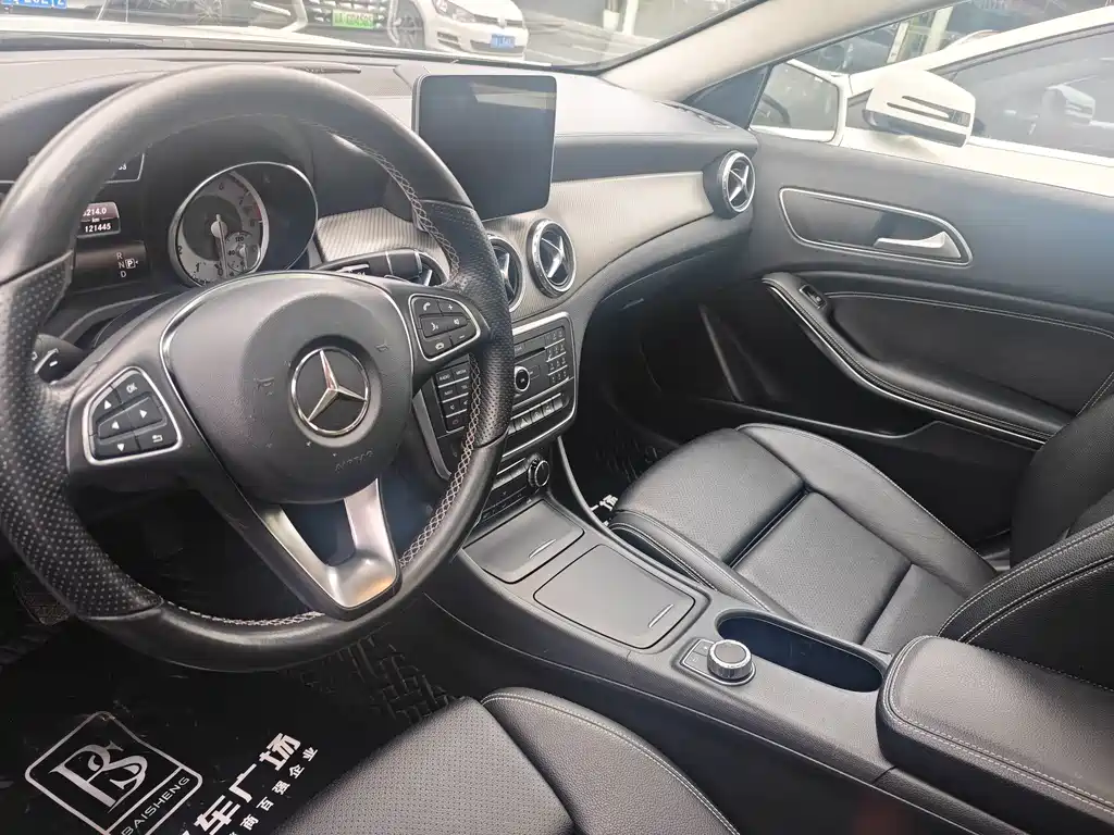 Mercedes-Benz GLA 2016 GLA 200 Dynamic купить на сайте DeffCars