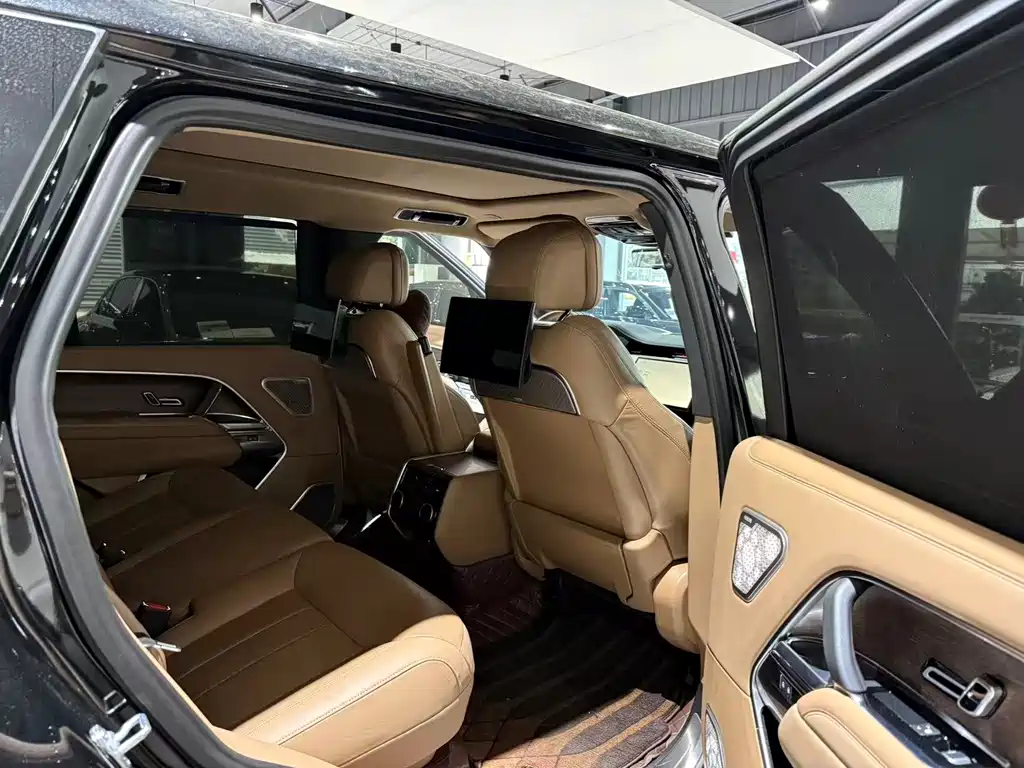 Range Rover 2023 3.0 L6 400PS Genesis Extended Edition купить на сайте DeffCars