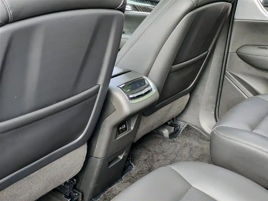 Cadillac XT6 2022 2.0T six-seat four-wheel drive luxury model купить на сайте DeffCars