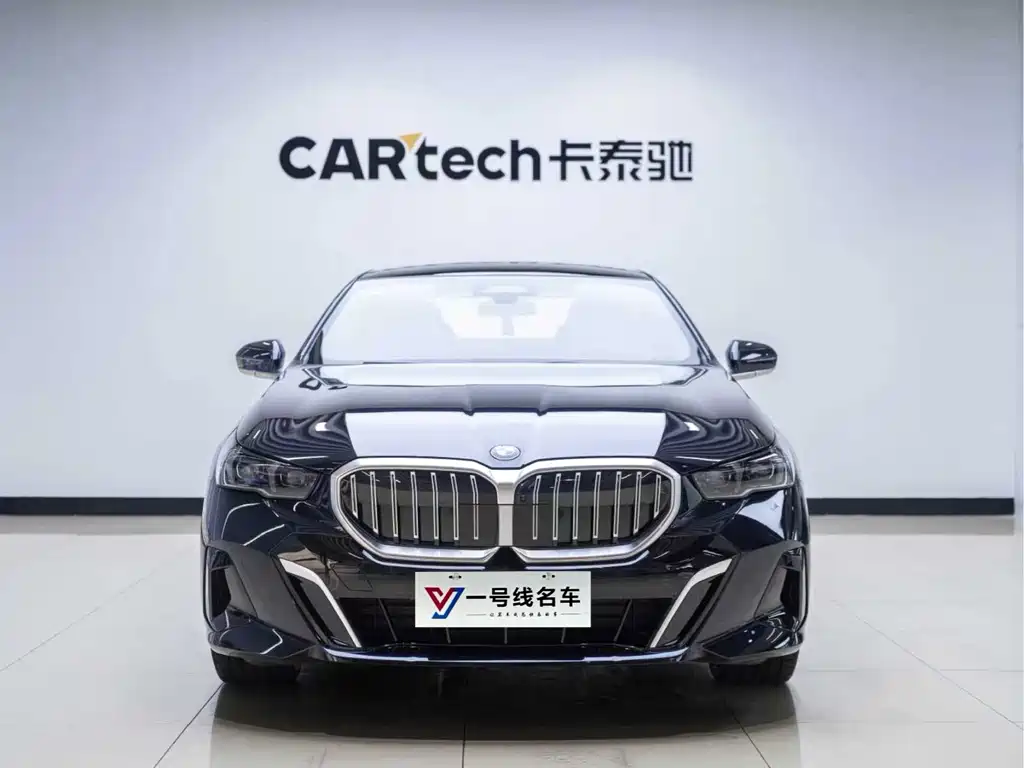 BMW 5 Series 2024 530Li Exclusive M Sports Package купить на сайте DeffCars