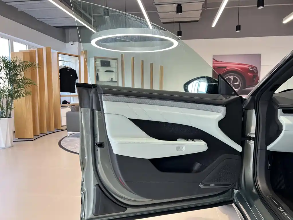 Jikrypton 001 2025 YOU version 100kWh four-wheel drive купить на сайте DeffCars