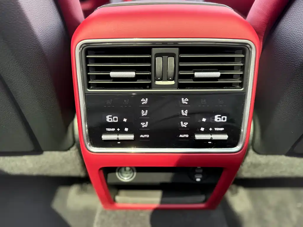 Cayenne 2023 Cayenne 3.0T Platinum Edition купить на сайте DeffCars