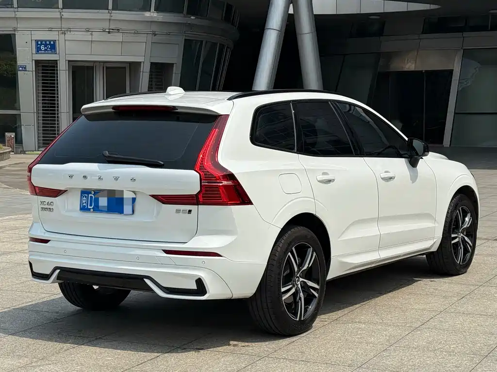 Volvo XC60 2022 B5 four-wheel drive Zhiyuan Sport Edition купить на сайте DeffCars