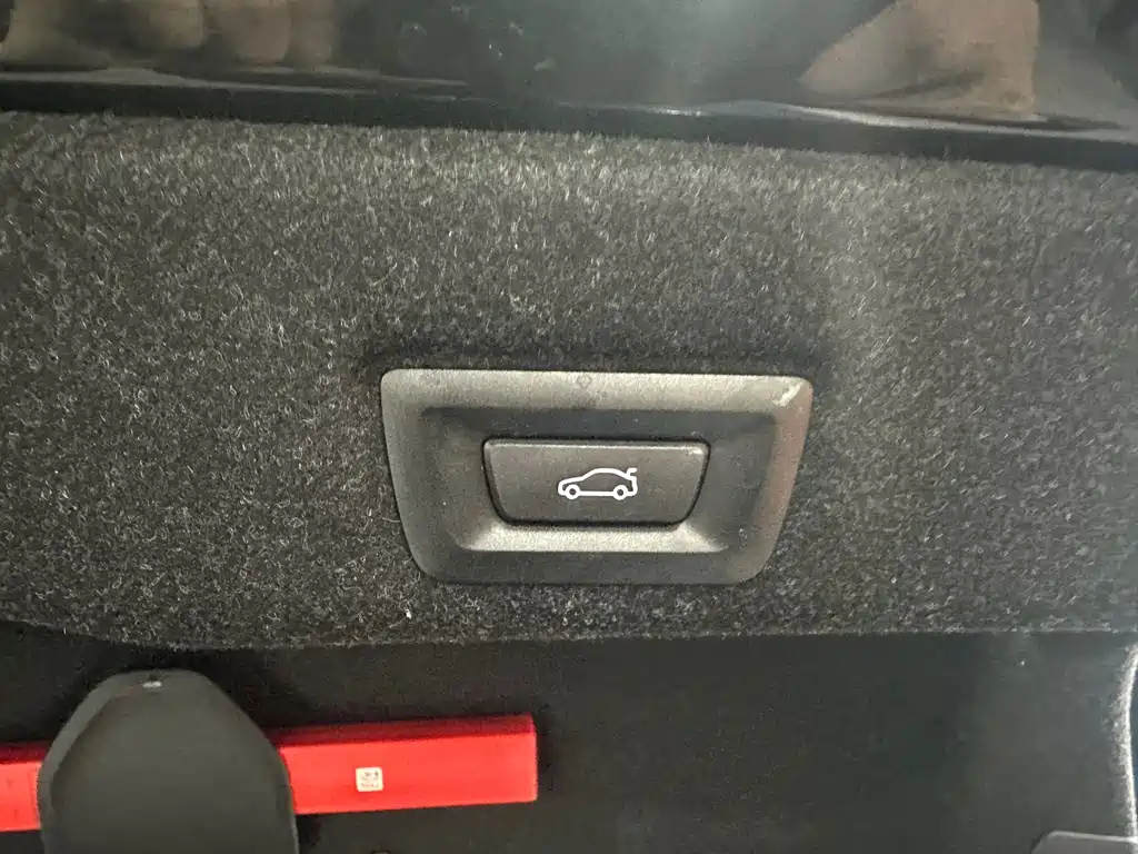 BMW 5 Series 2025 525Li Luxury Package купить на сайте DeffCars